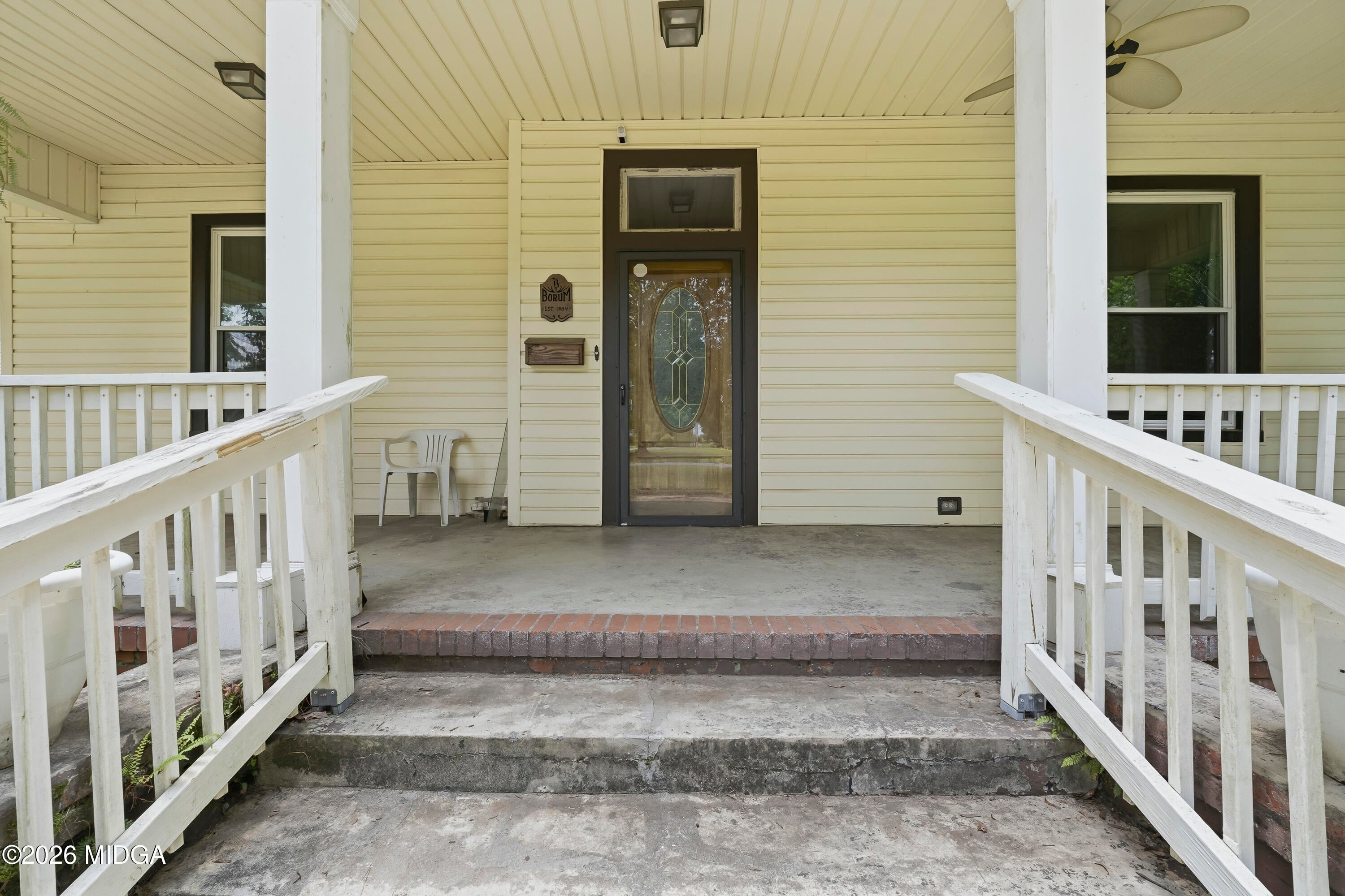 202 Everett Square