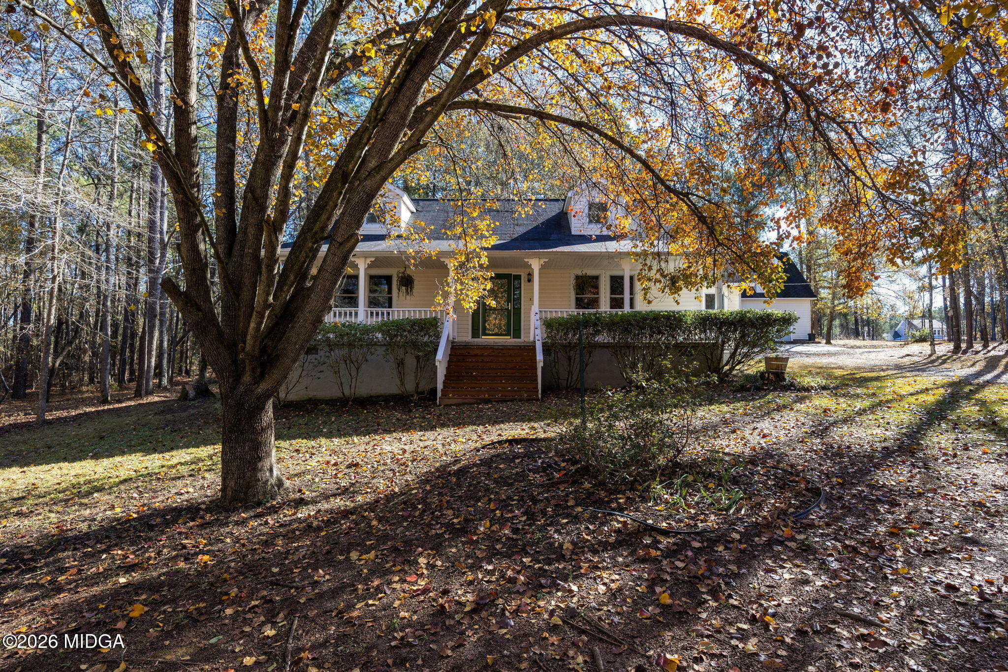 146 Commodore Drive NW