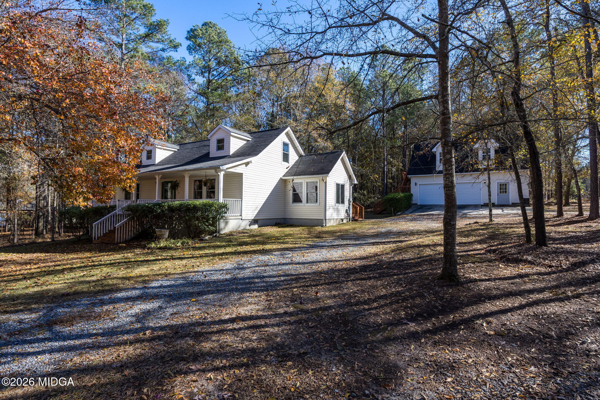 146 Commodore Drive NW