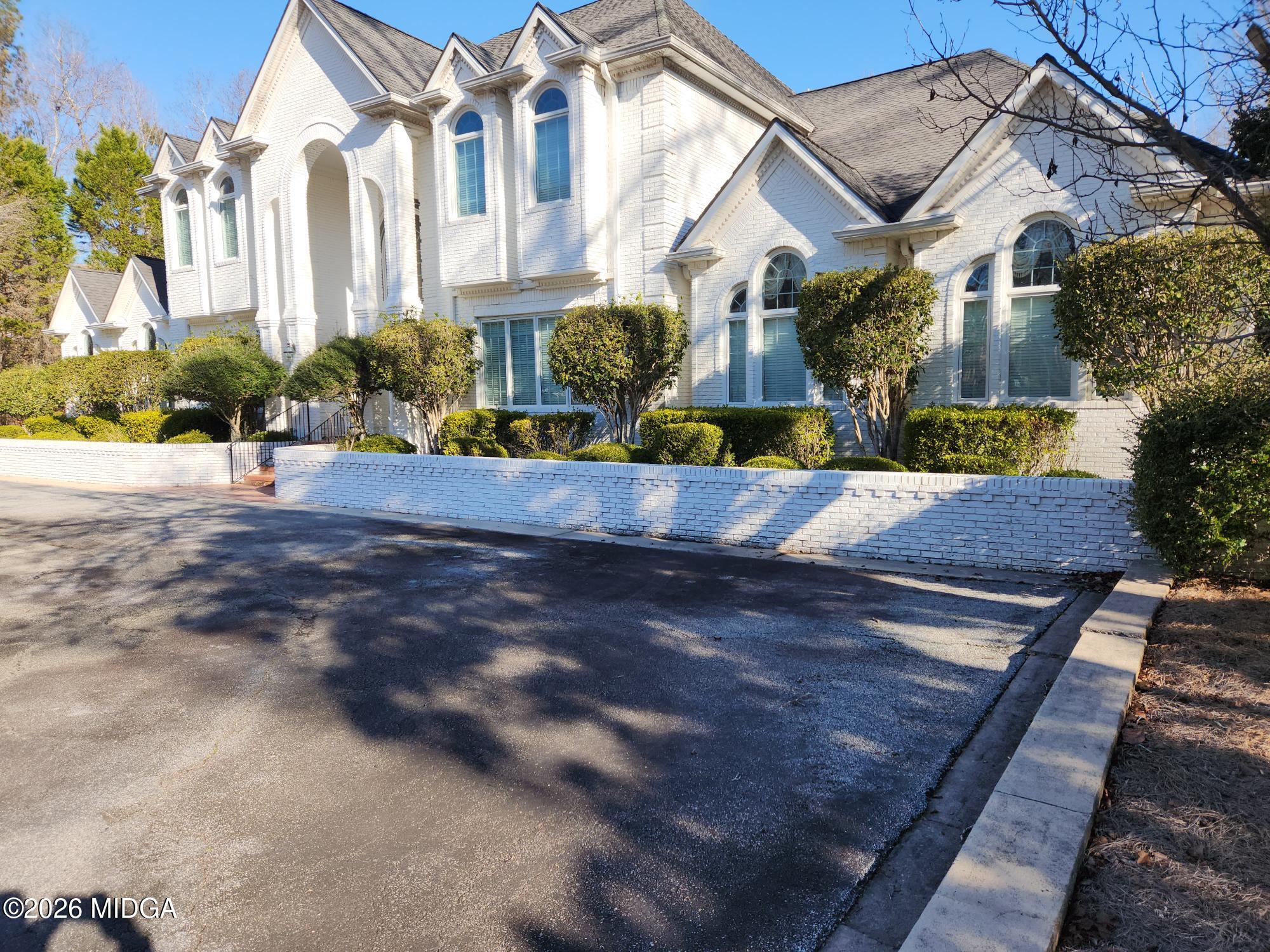 170 Howard Oaks Drive