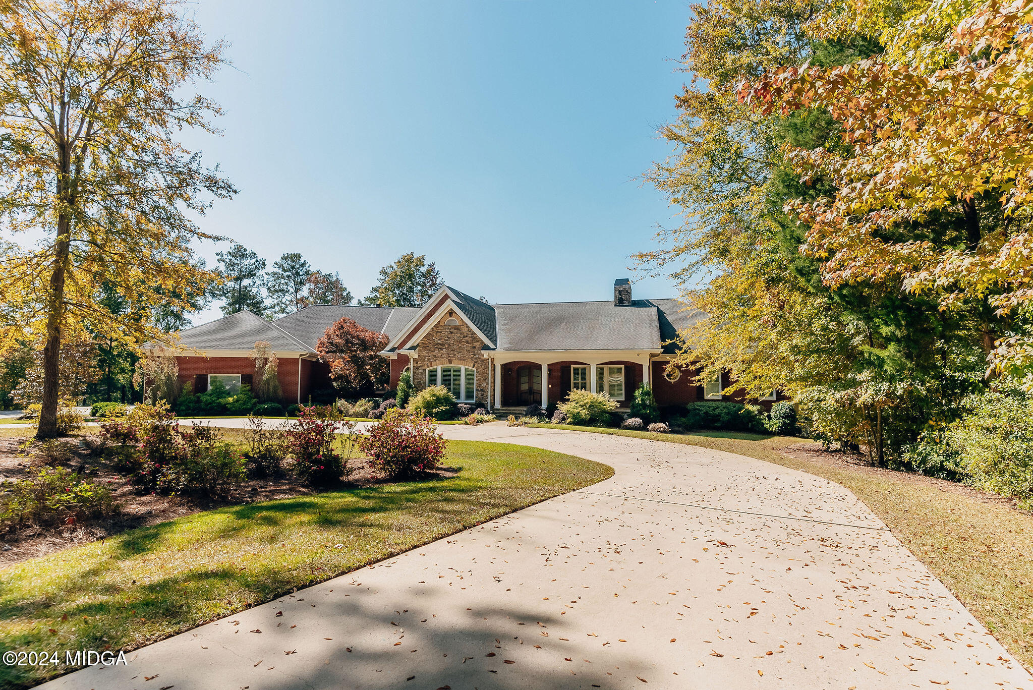 135 Lake Ridge Drive