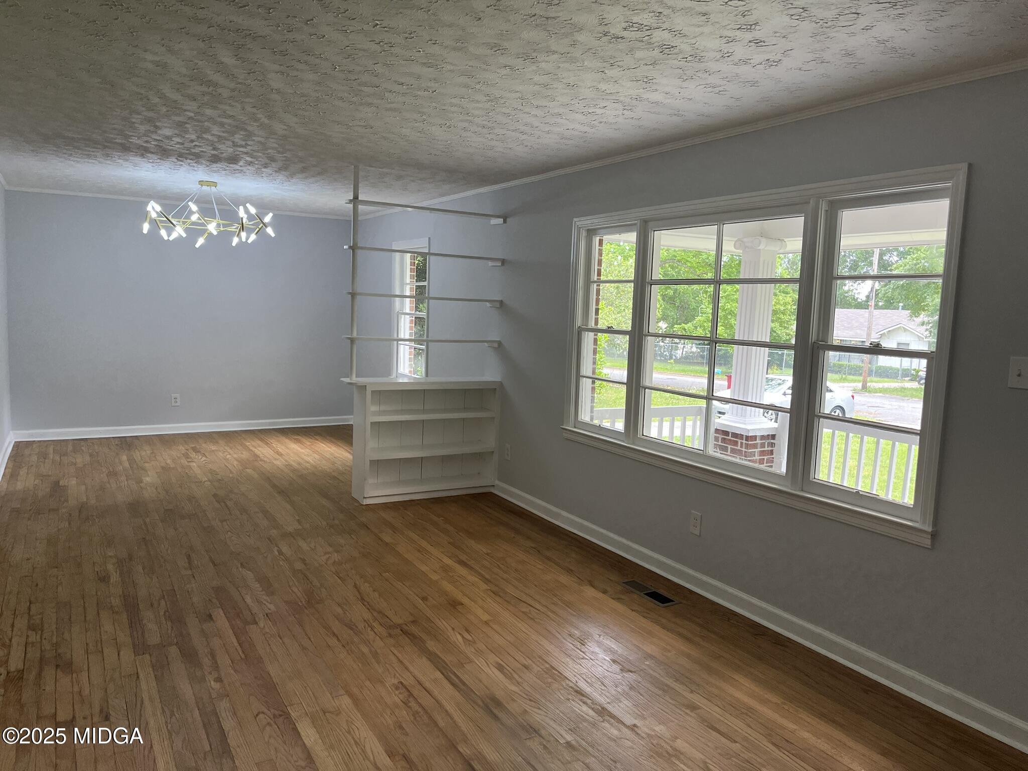 1573 Colonial Drive