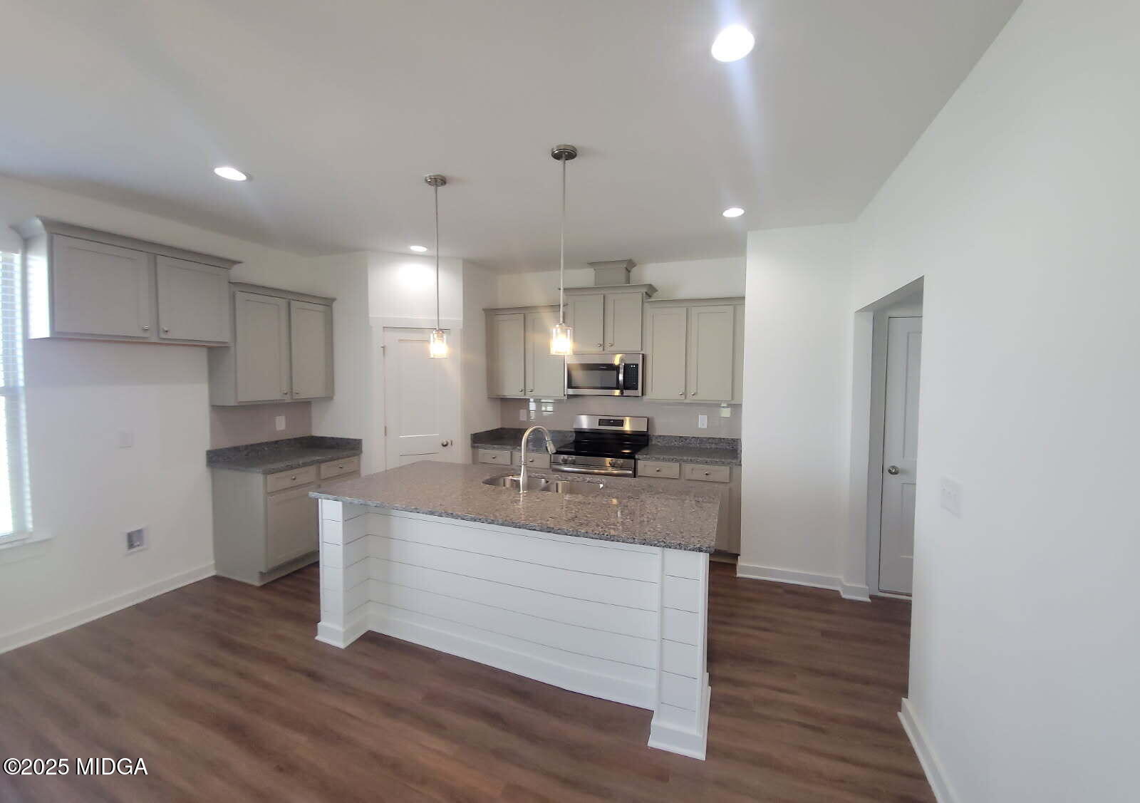 111 Breakwater Way