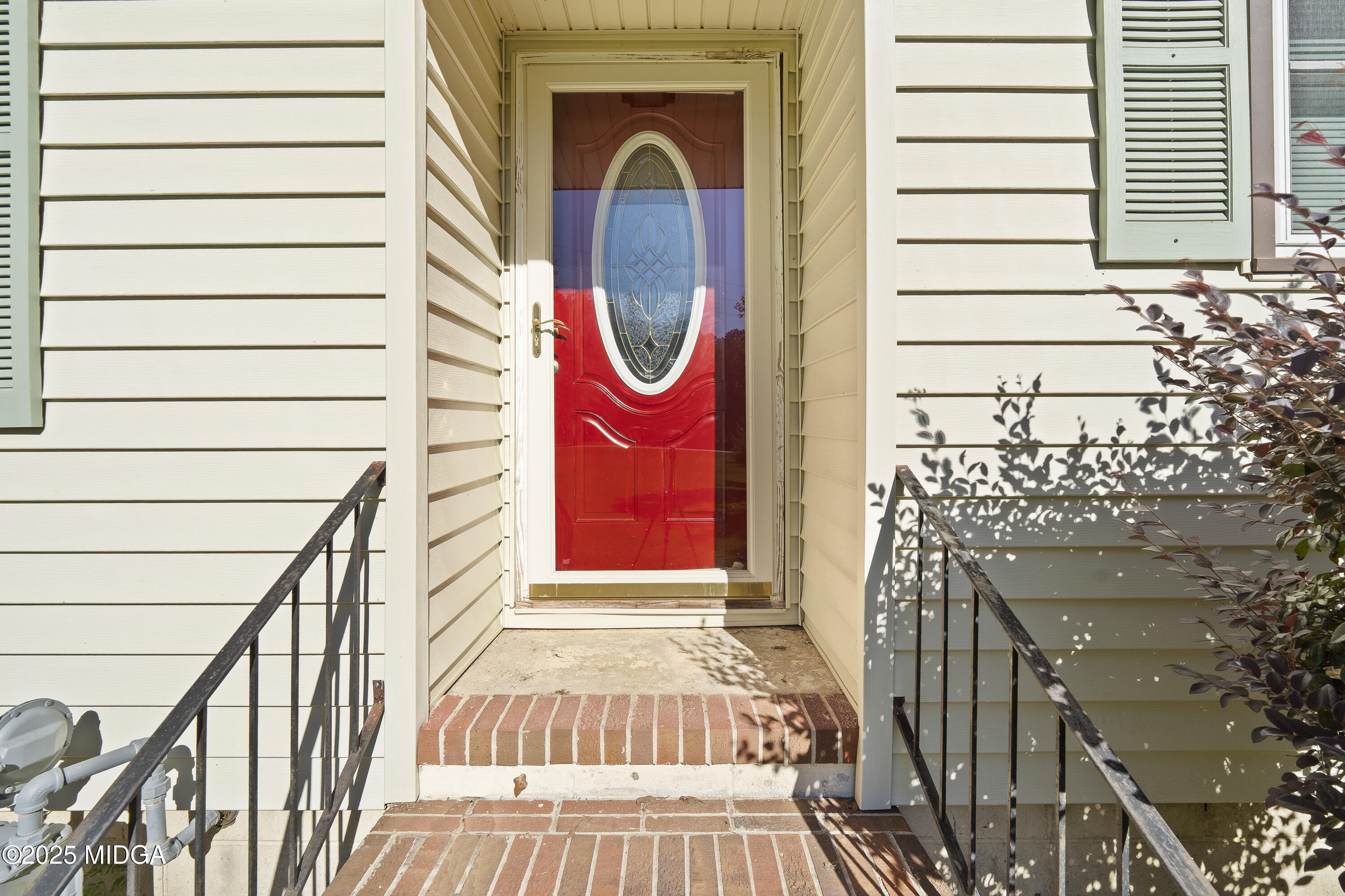 894 Chapman Drive