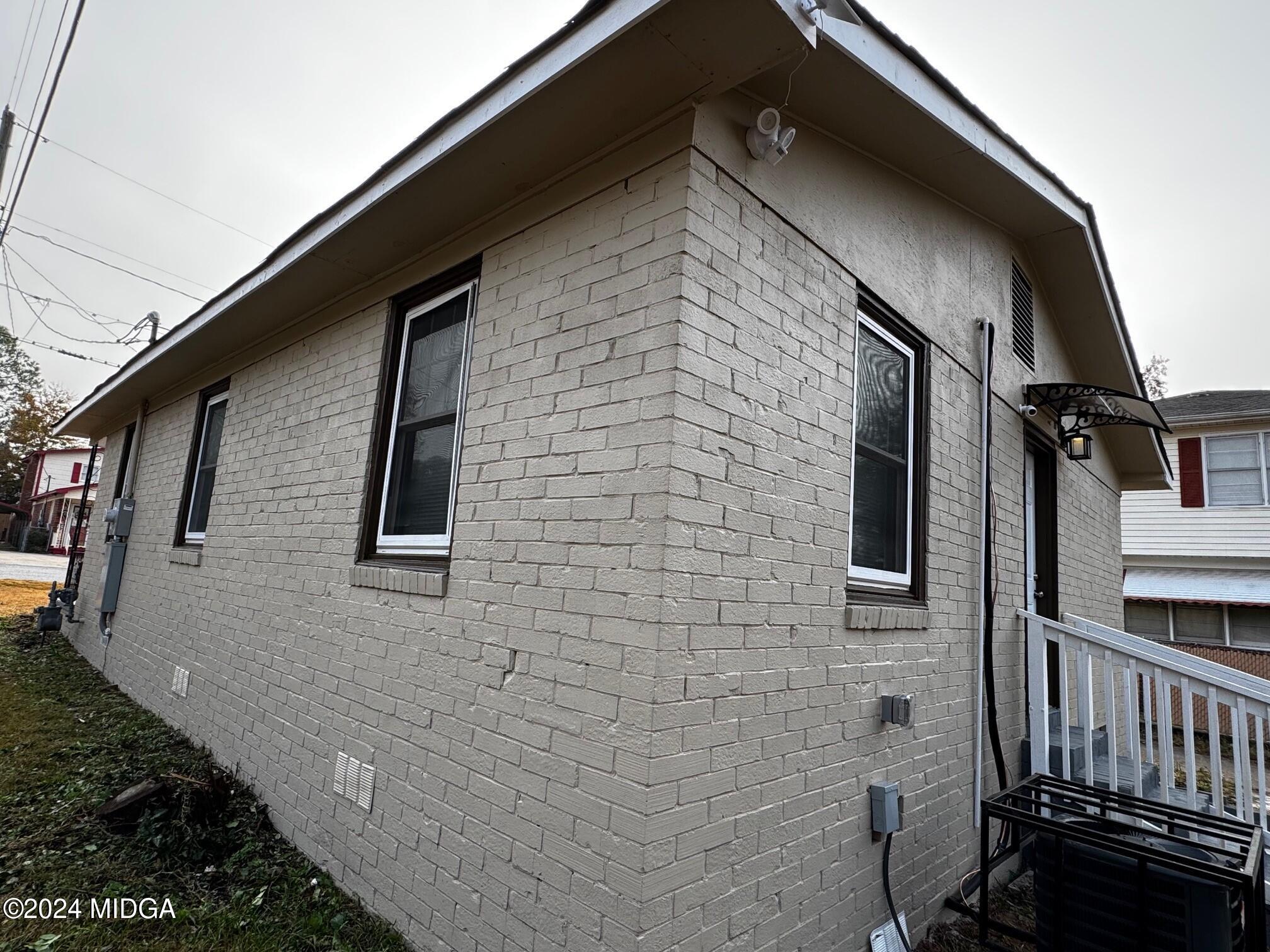 703 Edwards Avenue