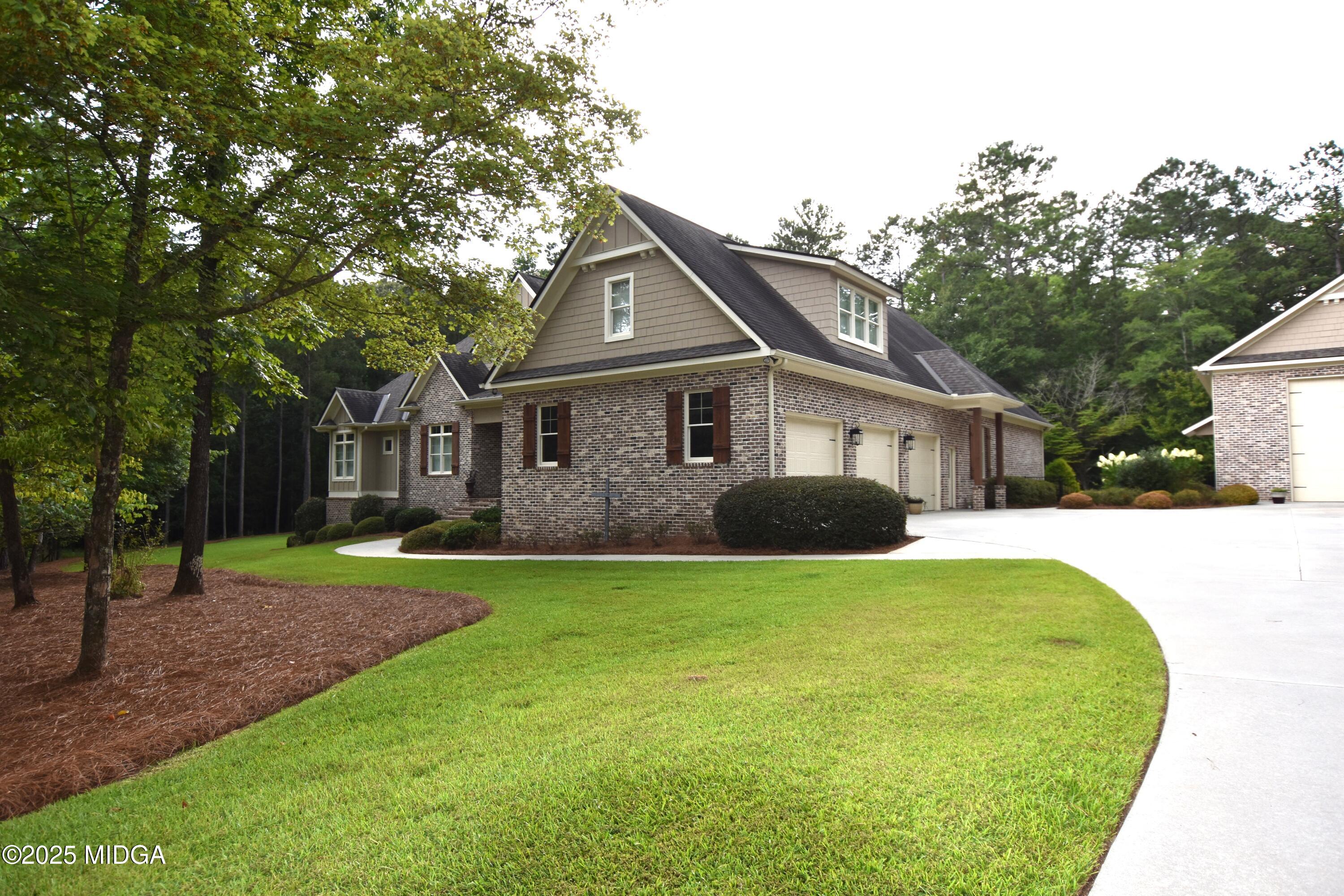 712 Irongate