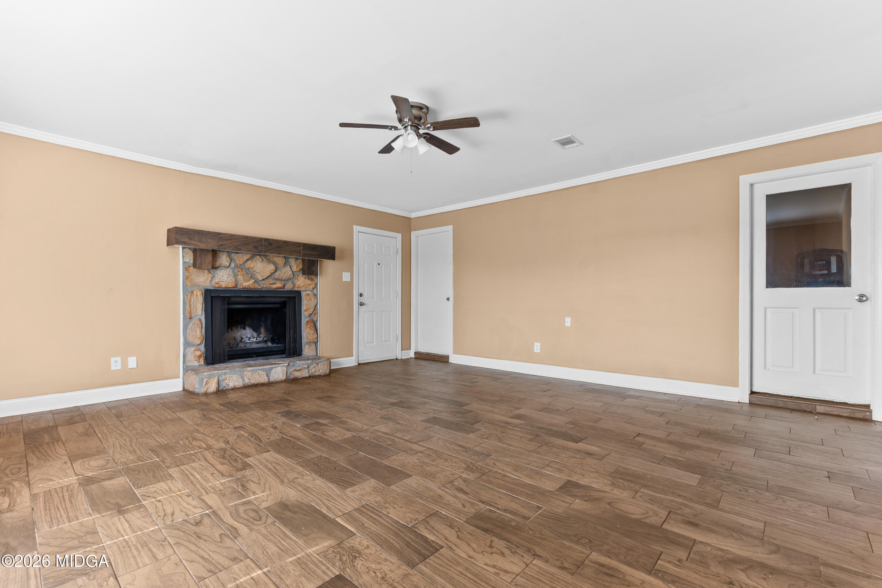 7020 Barcelona Boulevard