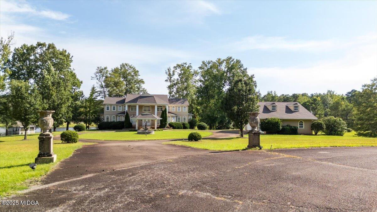 168 Kerr Way