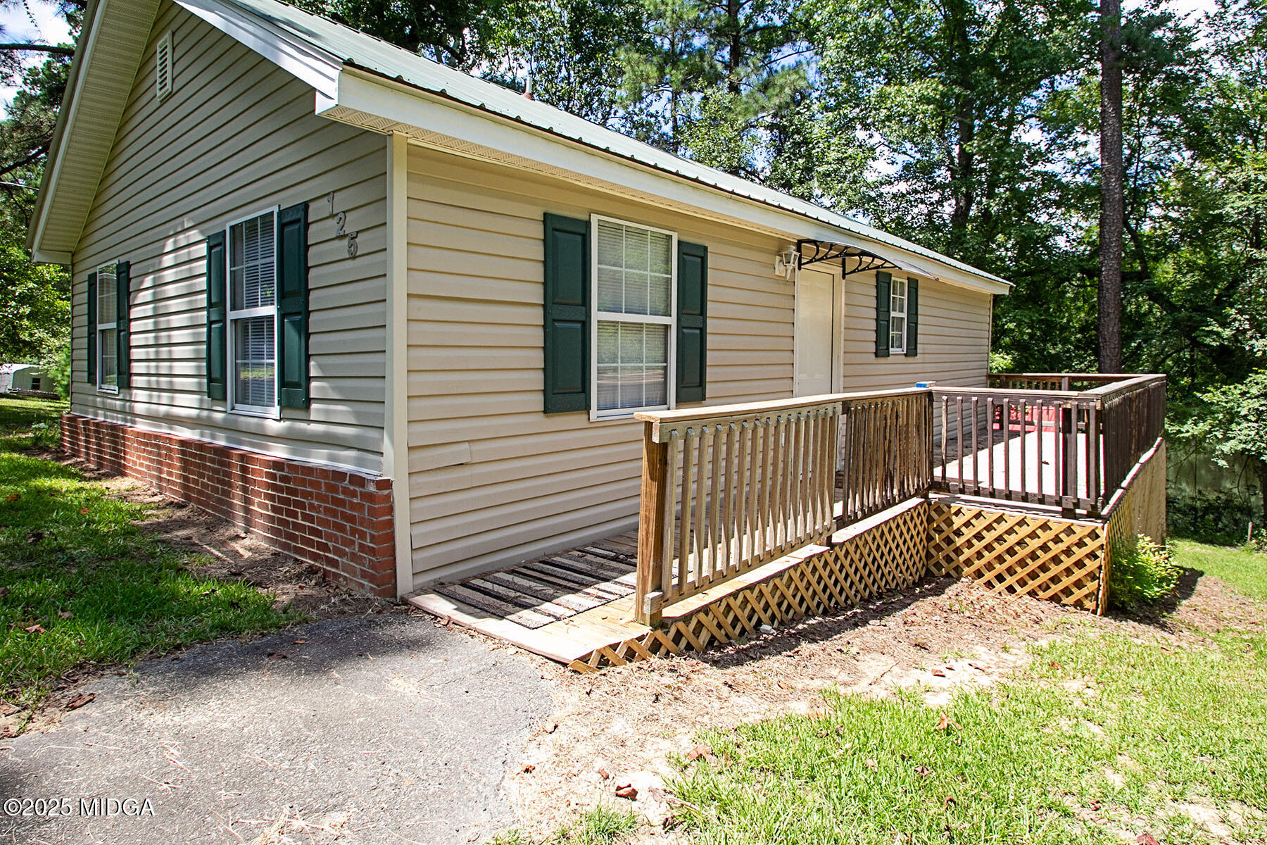 125 Twin Lakes Road SE