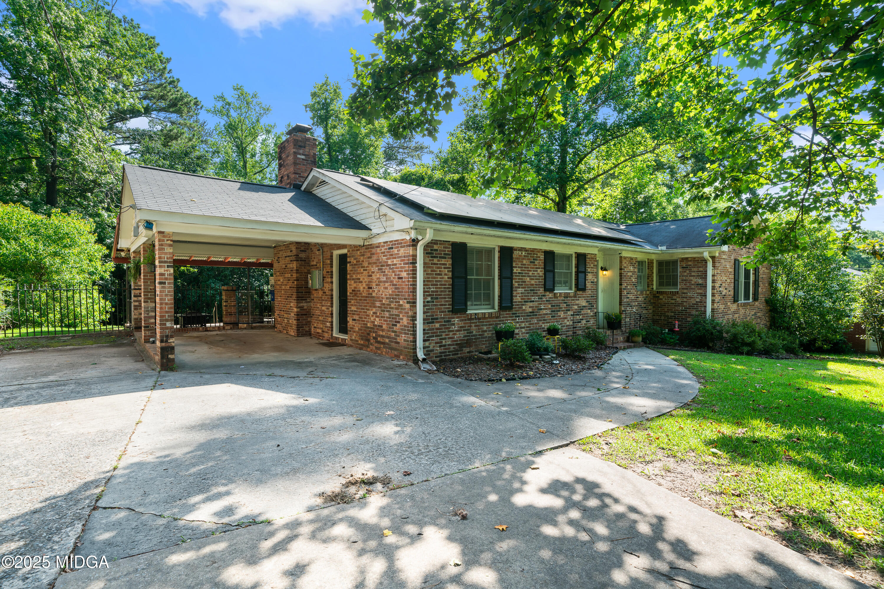 2933 King Alfred Drive