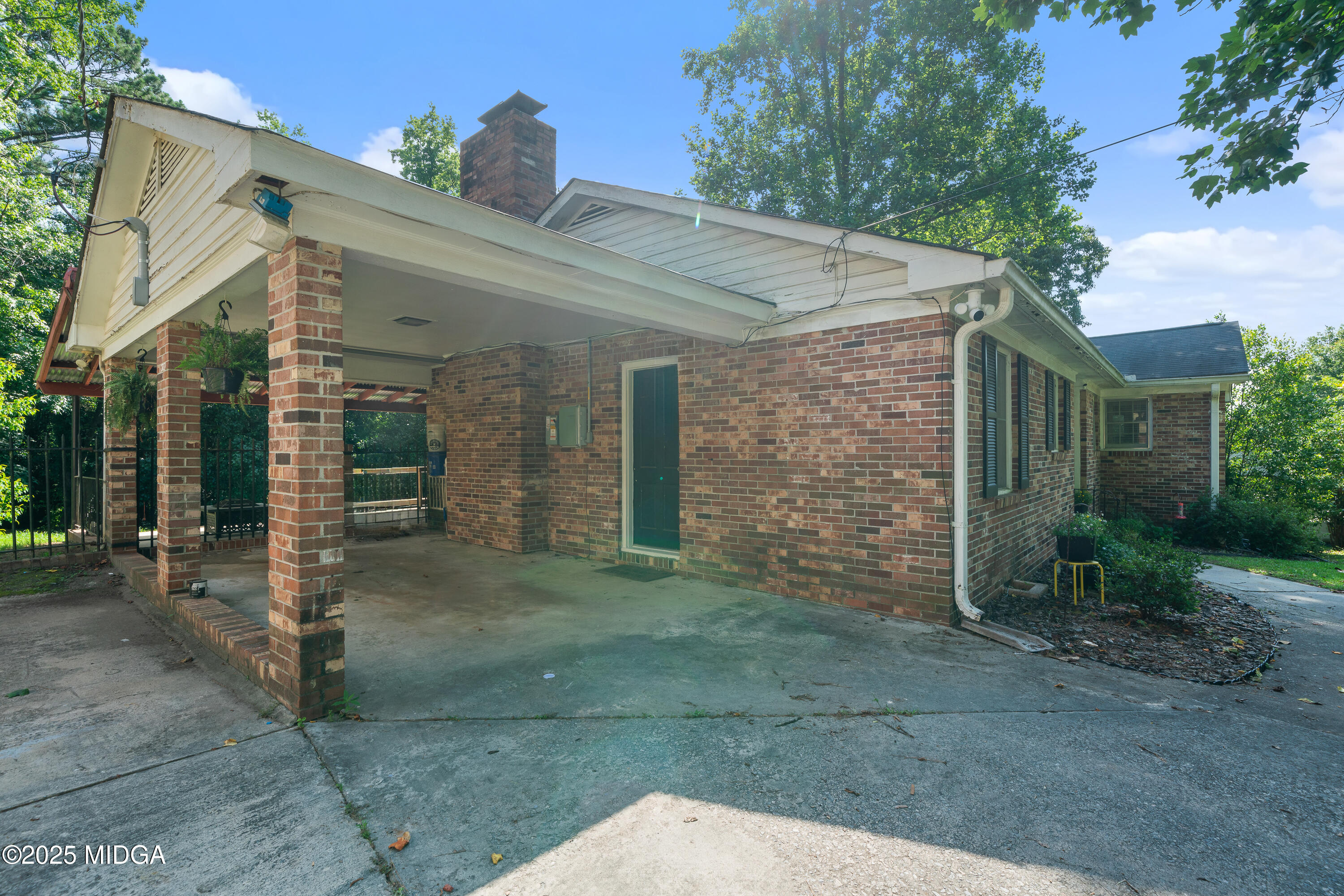 2933 King Alfred Drive