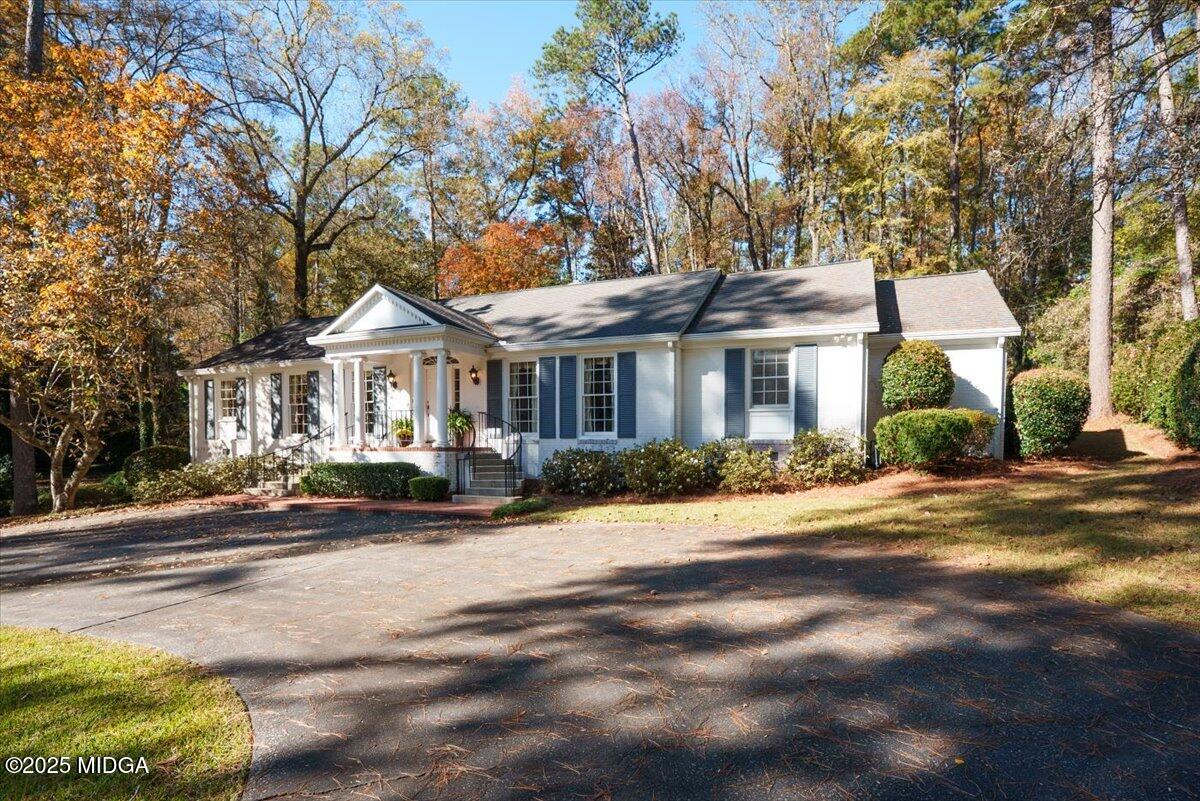 2783 S Hillandale Circle