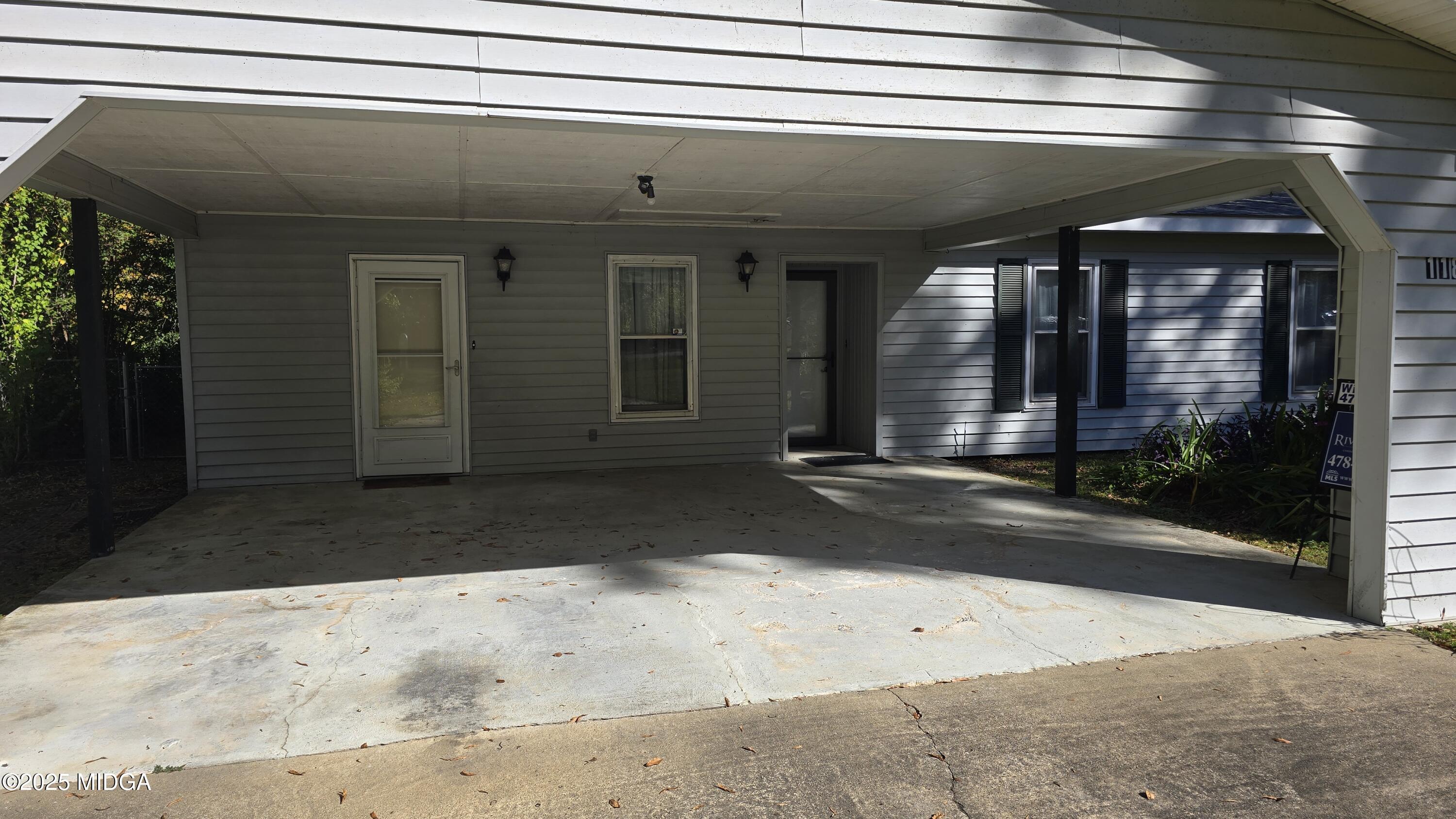 1182 N Plantation Parkway