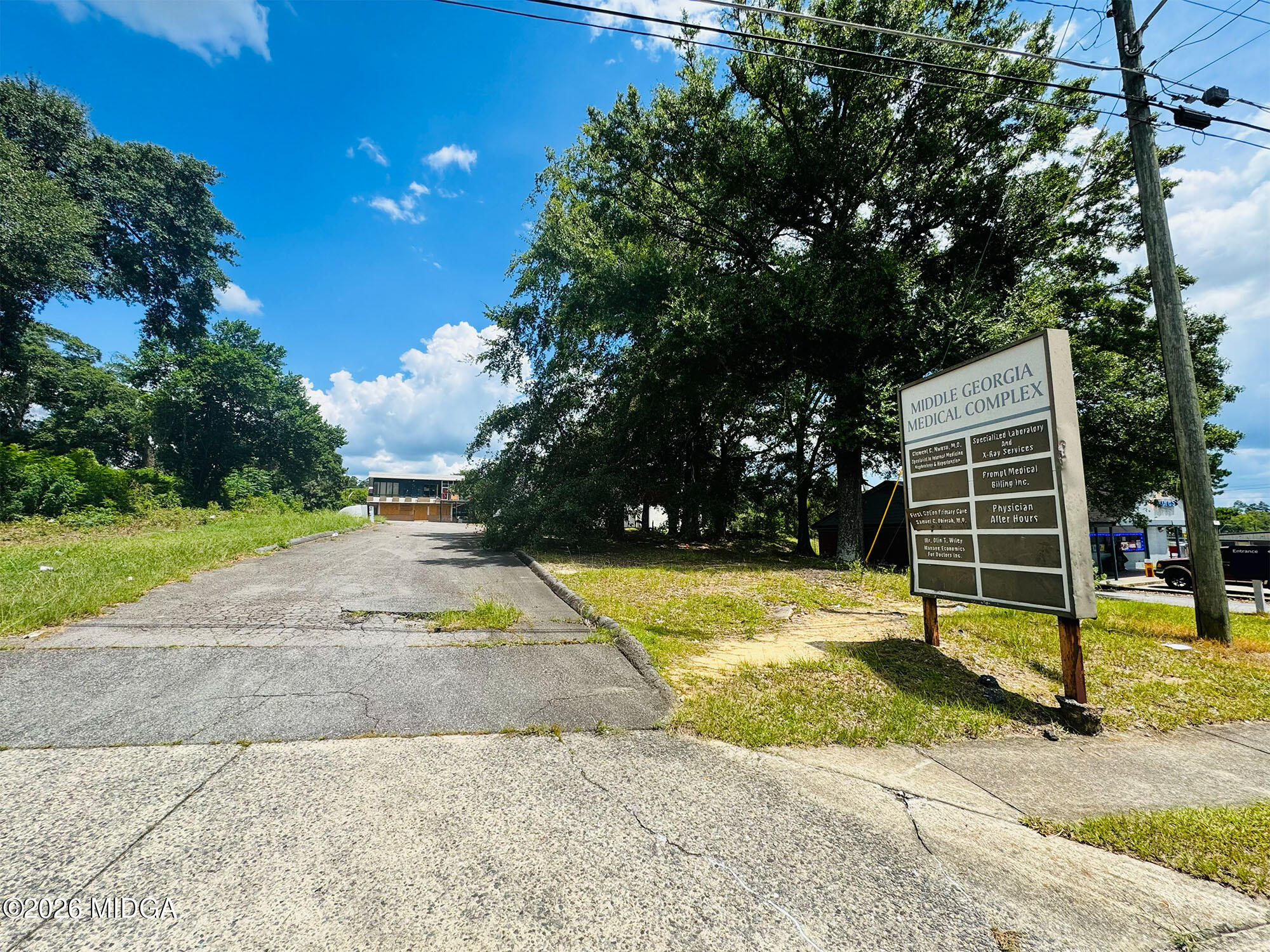 1122 Gray Highway