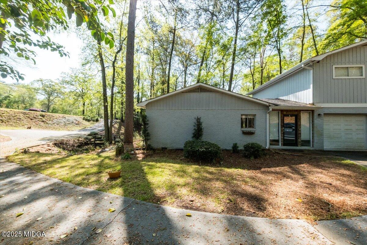 1560 Hawthorne Road