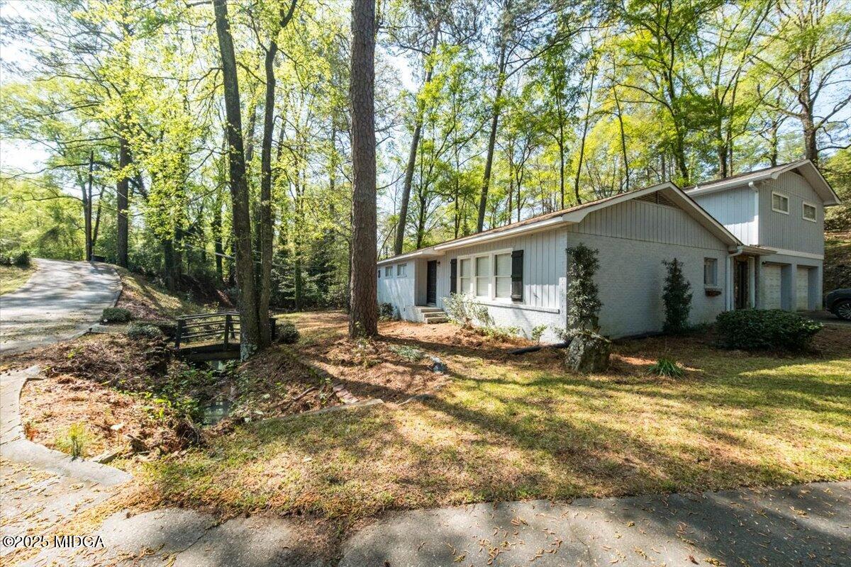 1560 Hawthorne Road
