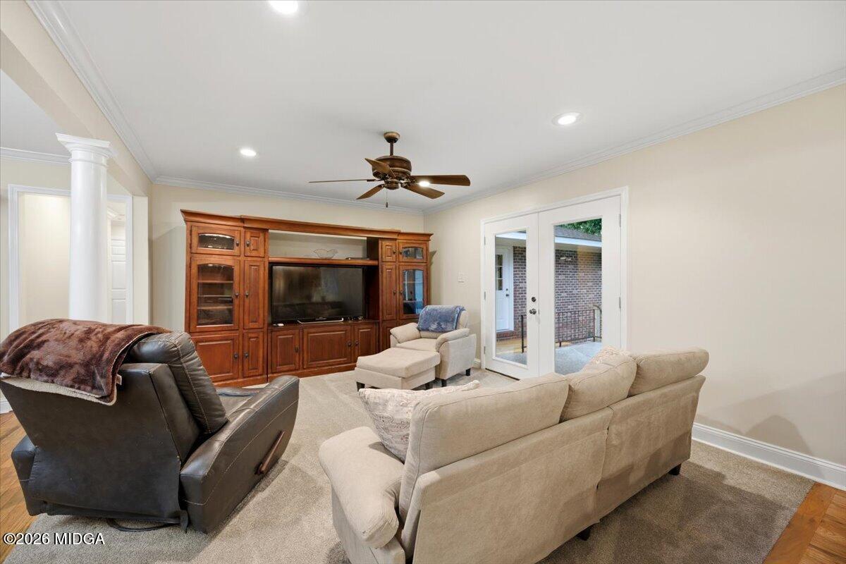 1052 Howard Roberts Road