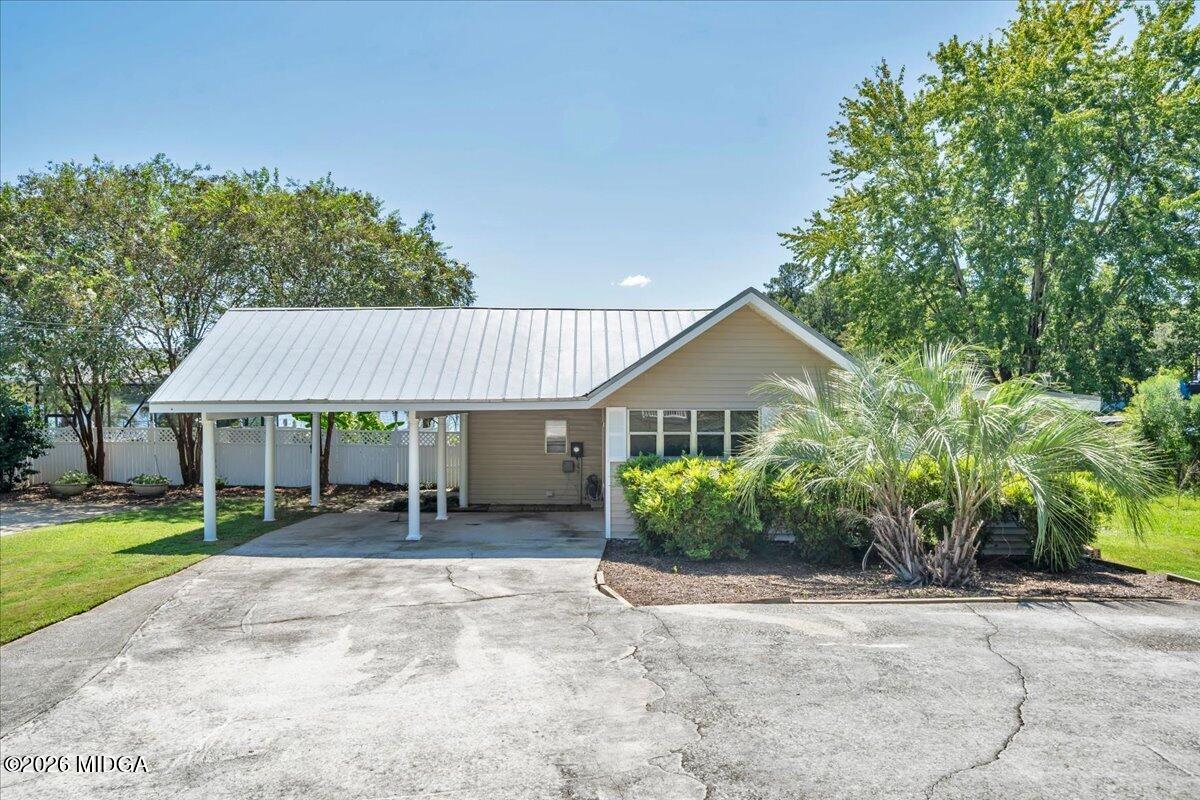 363 Edgewater Drive