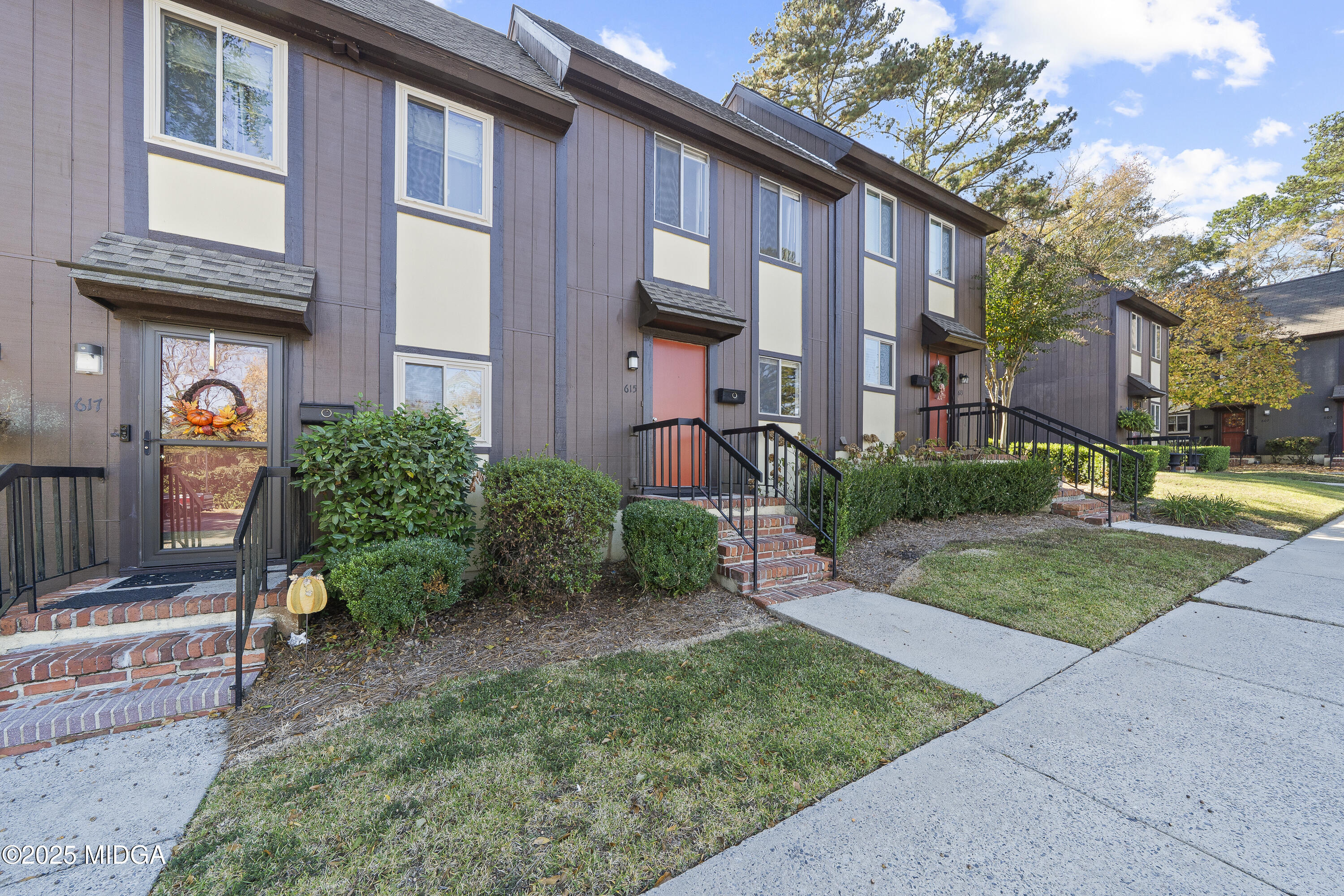 615 Willow Creek Drive