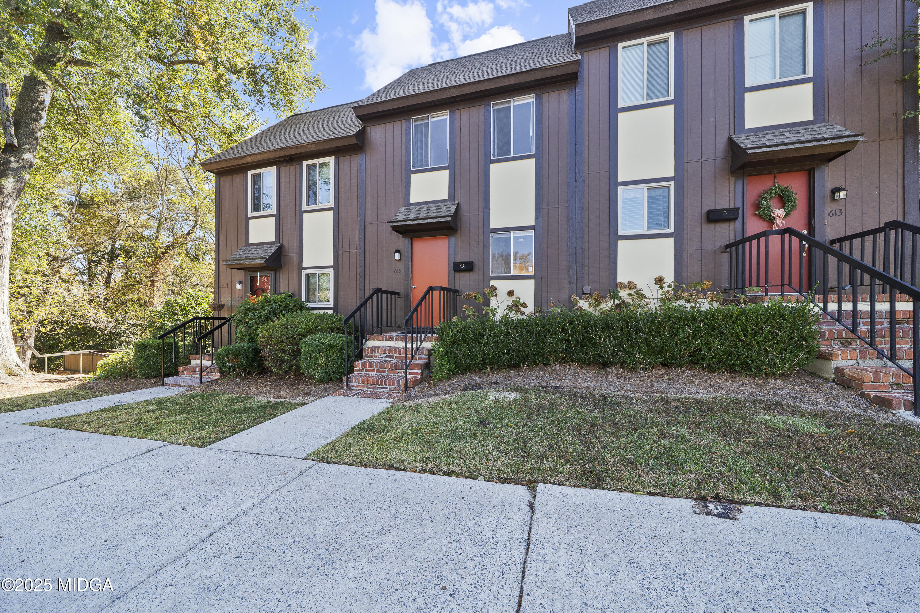 615 Willow Creek Drive