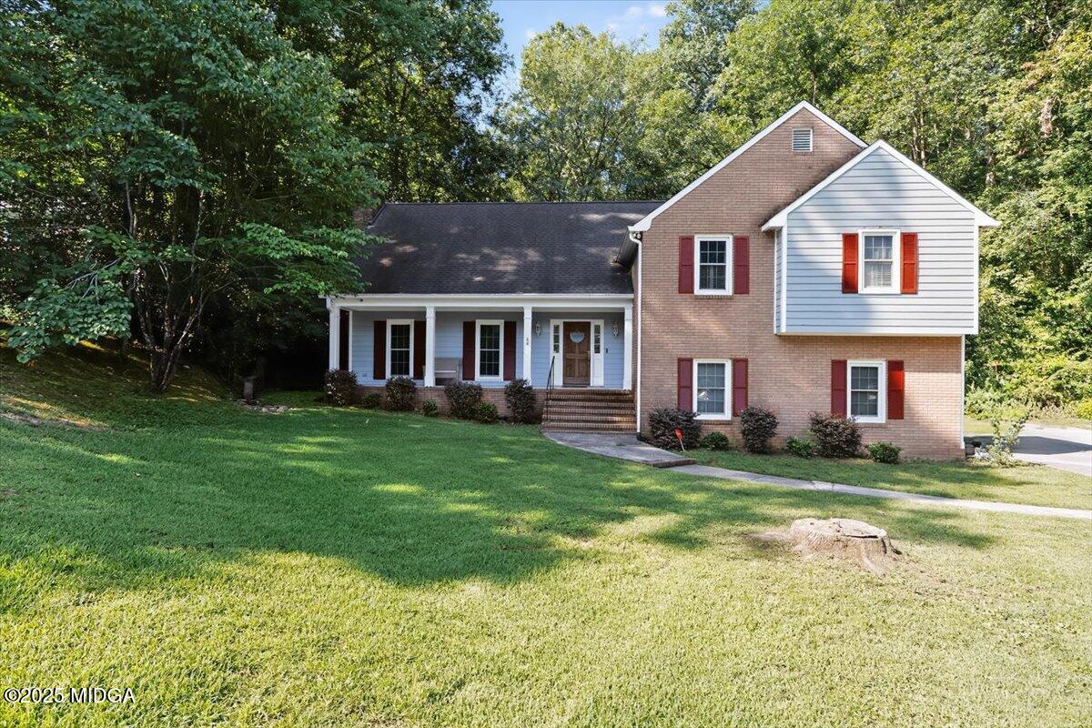 556 Commanche Place