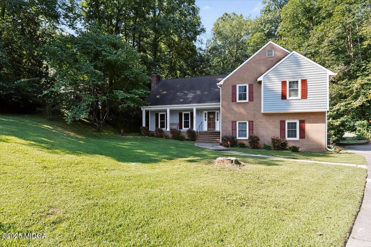 556 Commanche Place
