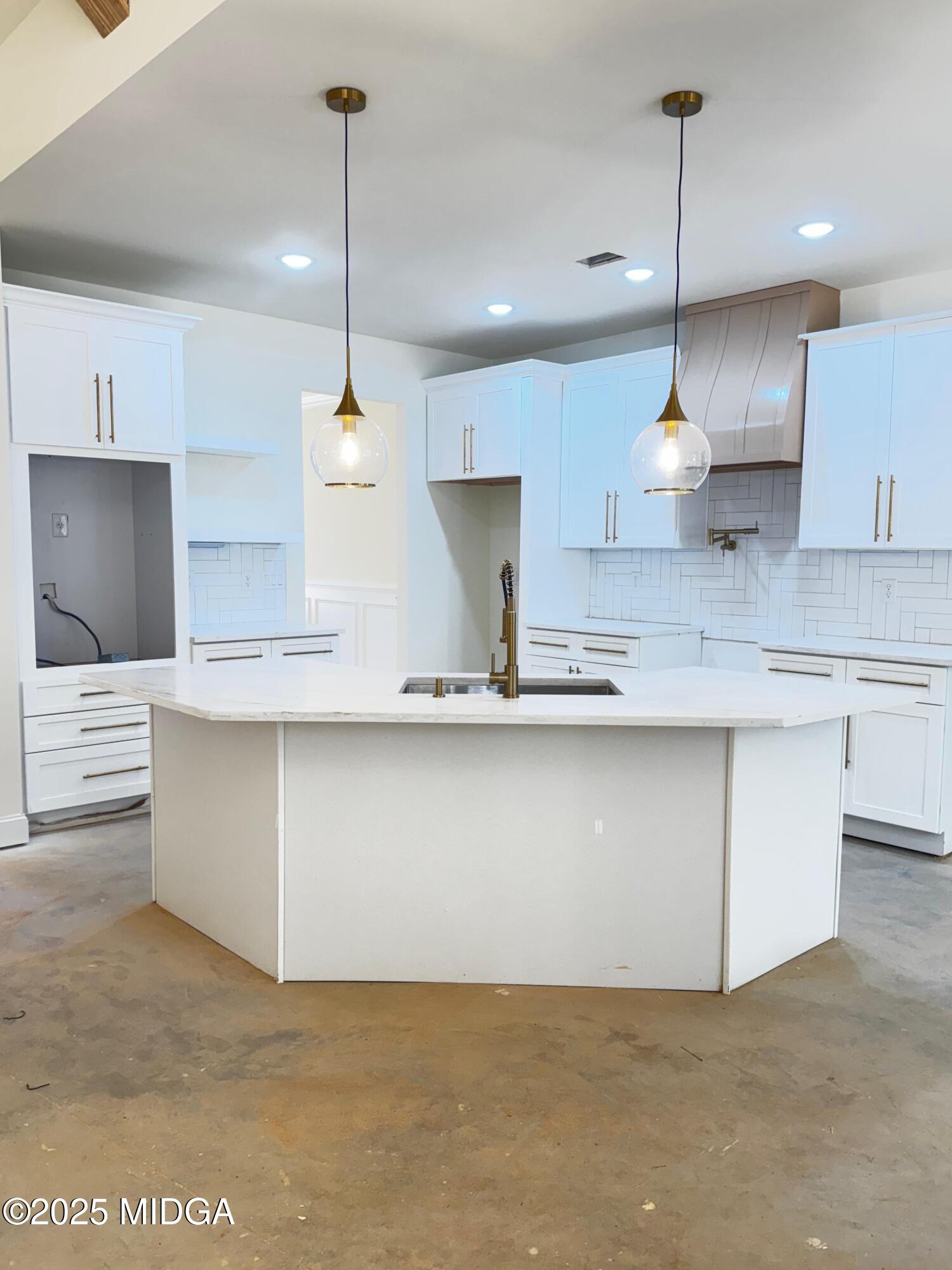 370 Harbour Shores Drive