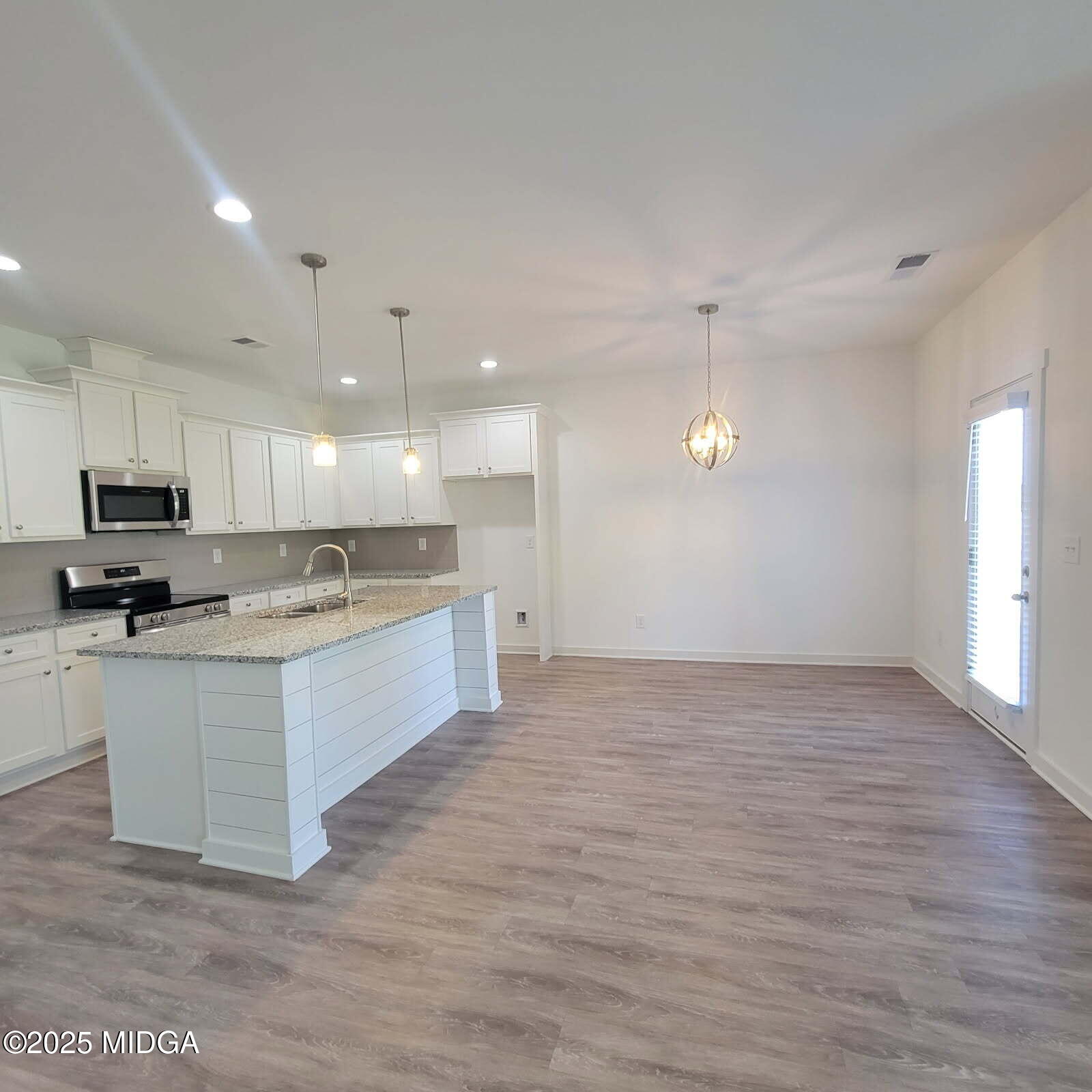 116 Breakwater Way