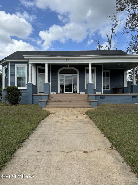 102 E Johnston Street Forsyth GA 31029