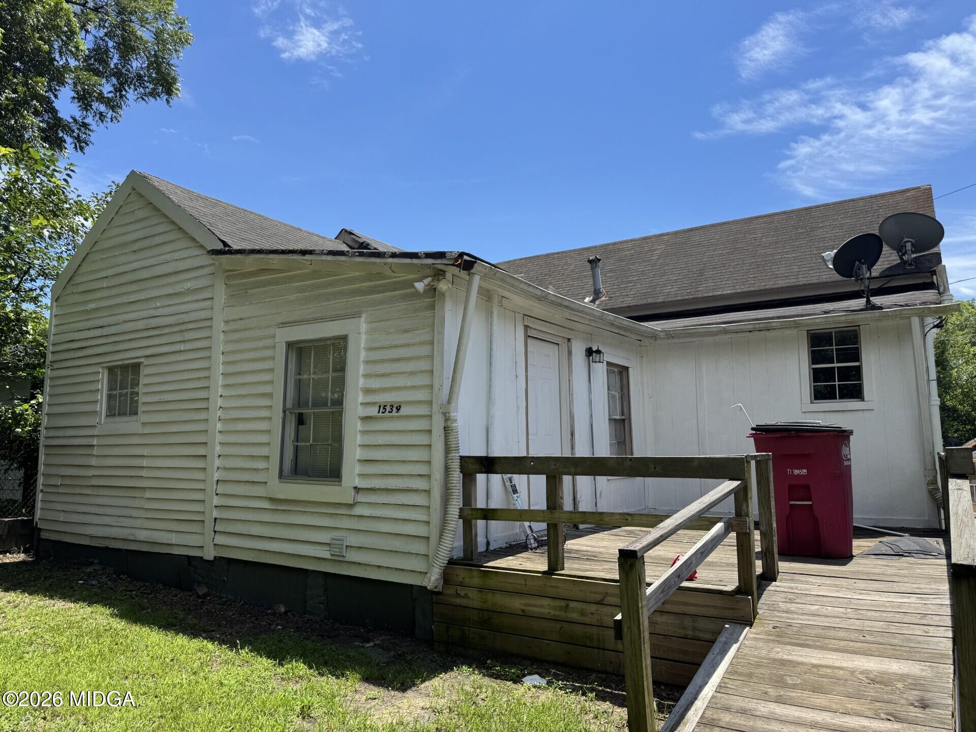 1539 Walnut Street