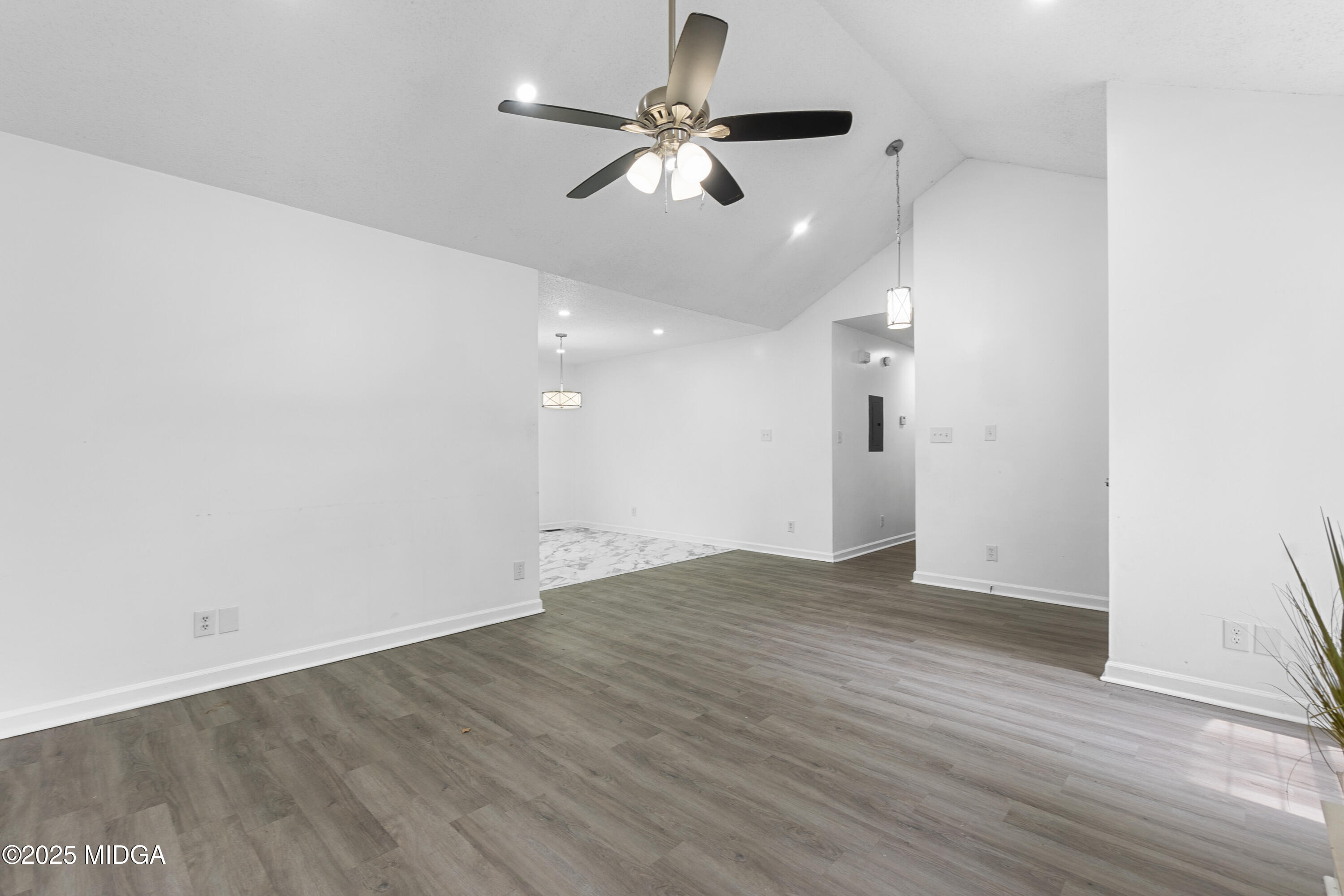 118 Greentree Parkway