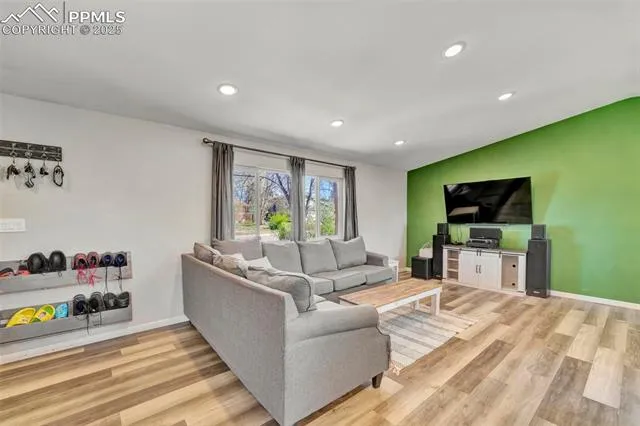 Colorado Springs, Colorado 80915, United States, 5 Bedrooms Bedrooms, ,3 BathroomsBathrooms,Residential,Active,119134