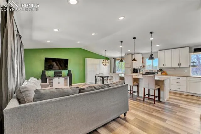 Colorado Springs, Colorado 80915, United States, 5 Bedrooms Bedrooms, ,3 BathroomsBathrooms,Residential,Active,119134