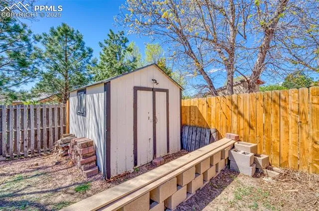 Colorado Springs, Colorado 80915, United States, 5 Bedrooms Bedrooms, ,3 BathroomsBathrooms,Residential,Active,119134