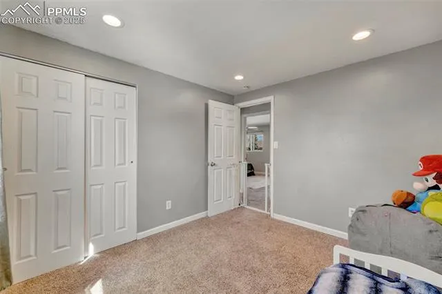 Colorado Springs, Colorado 80915, United States, 5 Bedrooms Bedrooms, ,3 BathroomsBathrooms,Residential,Active,119134