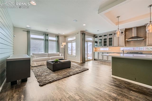 6276 Melvick Point