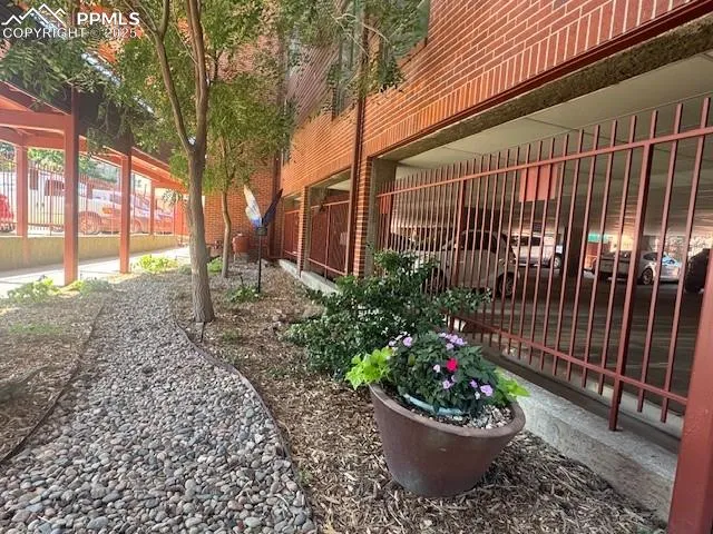 Colorado Springs, Colorado 80903, United States, 3 Bedrooms Bedrooms, ,2 BathroomsBathrooms,Residential,Active,194484