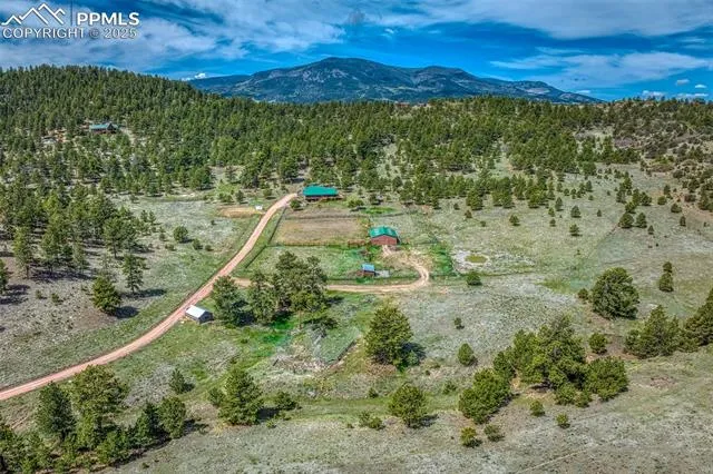 Canon City, Colorado 81212, United States, 4 Bedrooms Bedrooms, ,3 BathroomsBathrooms,Residential,Active,89371