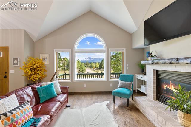 220 Crestwood Drive