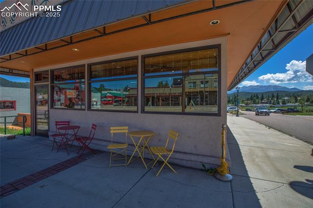 121 W Midland Avenue