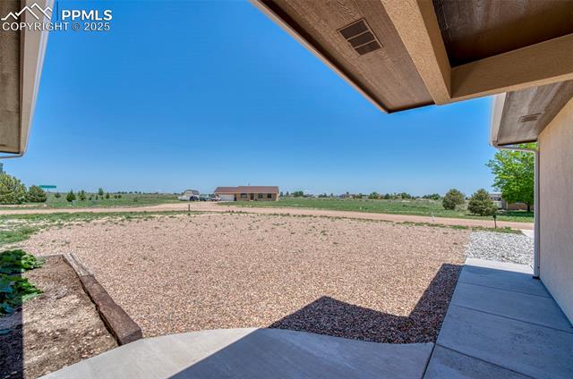 390 E Longmont Drive