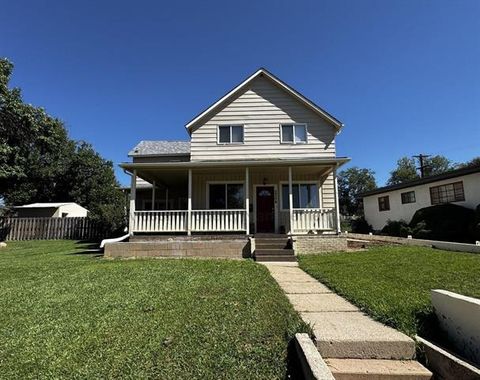 Photo of 2206 W Platte Avenue, Colorado Springs, CO 80904 (MLS # R12511458)