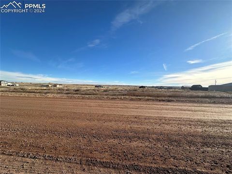 Photo of 678 N Limon Drive, Pueblo, CO 81007 (MLS # 6520009) Photo of 678 N Limon Drive, Pueblo, CO 81007 (MLS # 6520009)