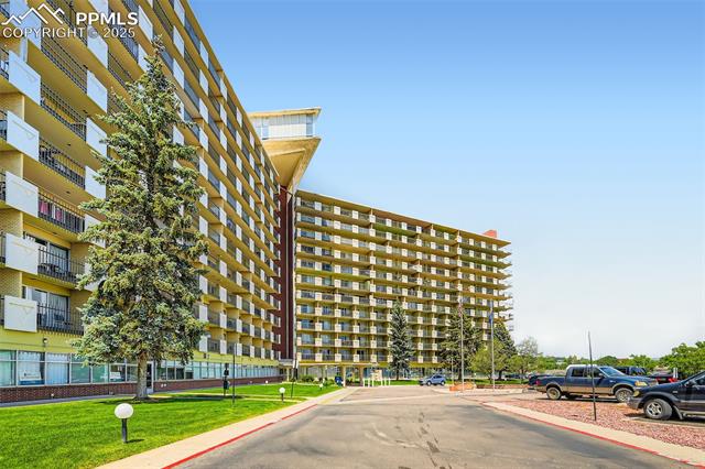 411 Lakewood Circle A202