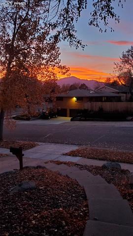 2207 McArthur Avenue