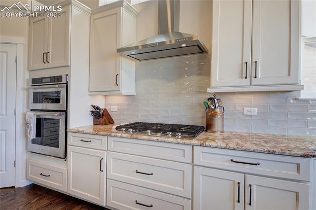 6328 Lochside View