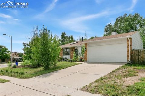 Photo of 2960 Rio Vista Drive, Colorado Springs, CO 80917 (MLS # 5004458) Photo of 2960 Rio Vista Drive, Colorado Springs, CO 80917 (MLS # 5004458)