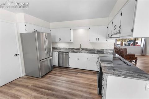 Tiny photo for 685 Sunnywood Loop, Woodland Park, CO 80863 (MLS # 4008107)