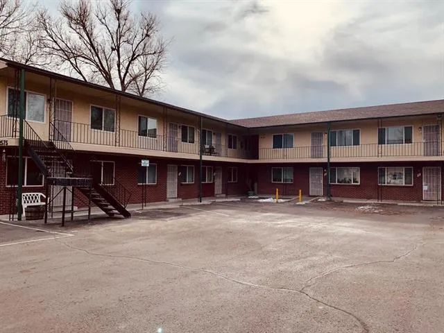 MLS: R11703761