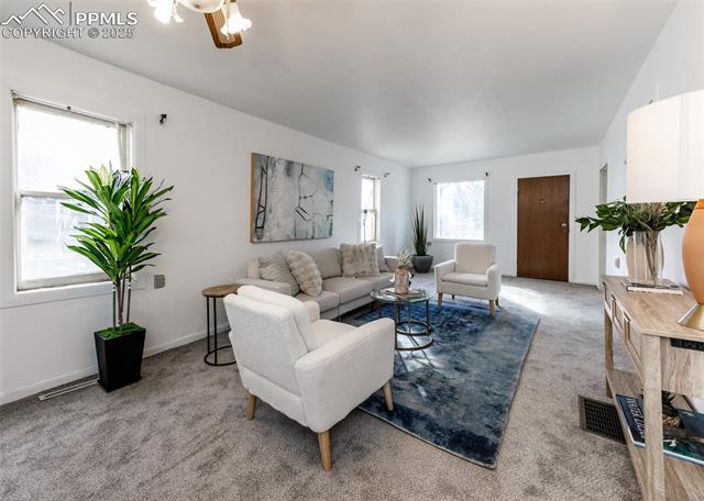 2824 W Pikes Peak Avenue